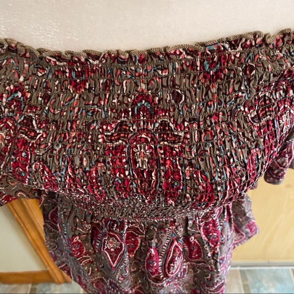 Hollister • Paisley Ruched Blouse - Picture 3 of 9